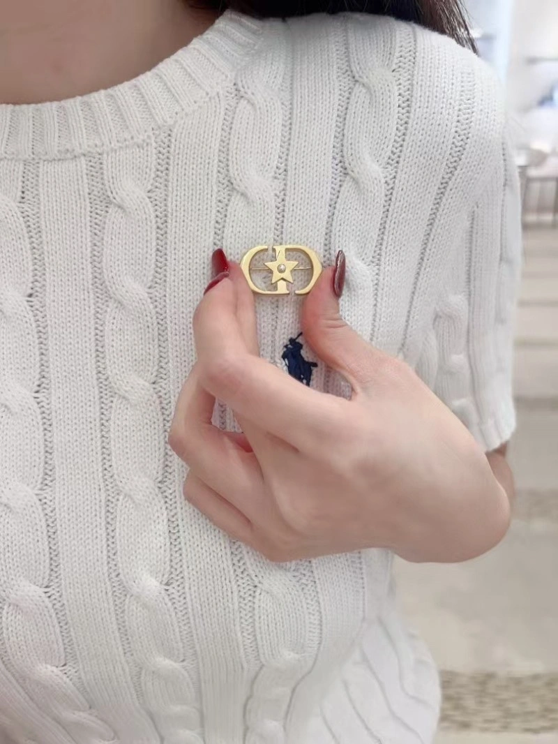 Practical Christian Dior Brooches 232837