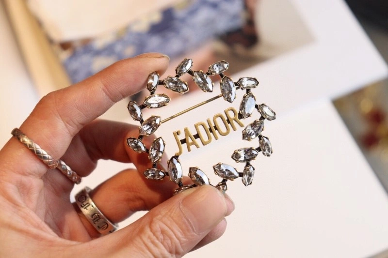Affordable Christian Dior Brooches 232853