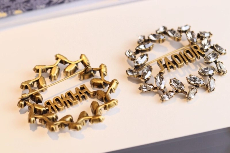 Affordable Christian Dior Brooches 232853