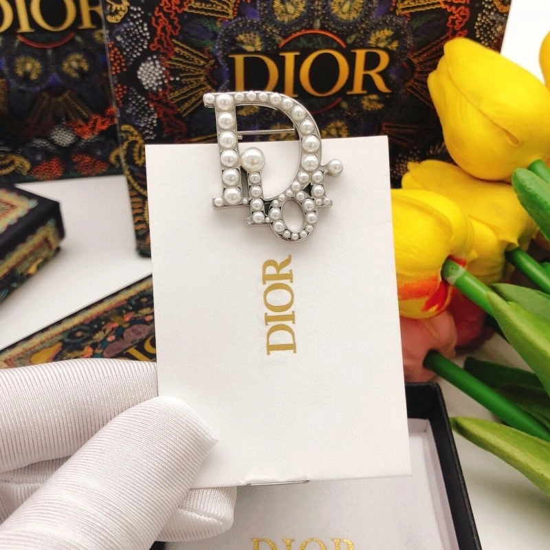 Affordable Christian Dior Brooches 232891