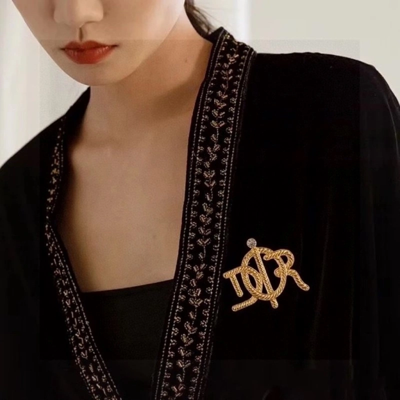 Affordable Christian Dior Brooches 232841