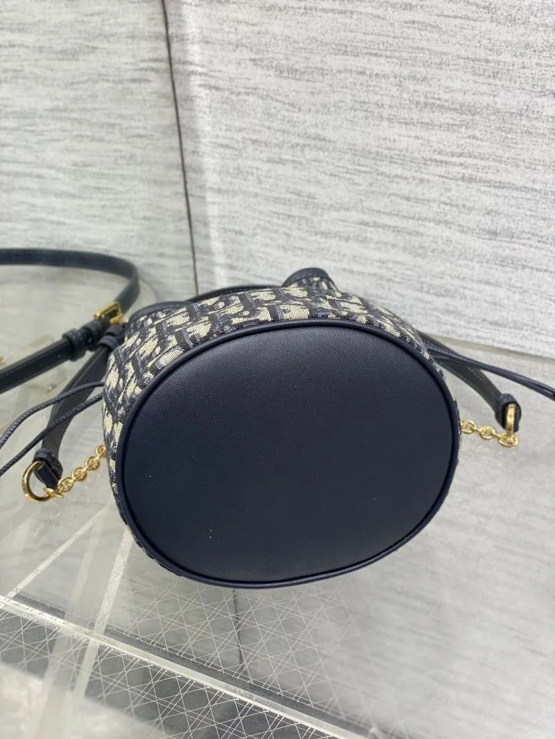 WellDesigned Christian Dior Bucket Bags 47662