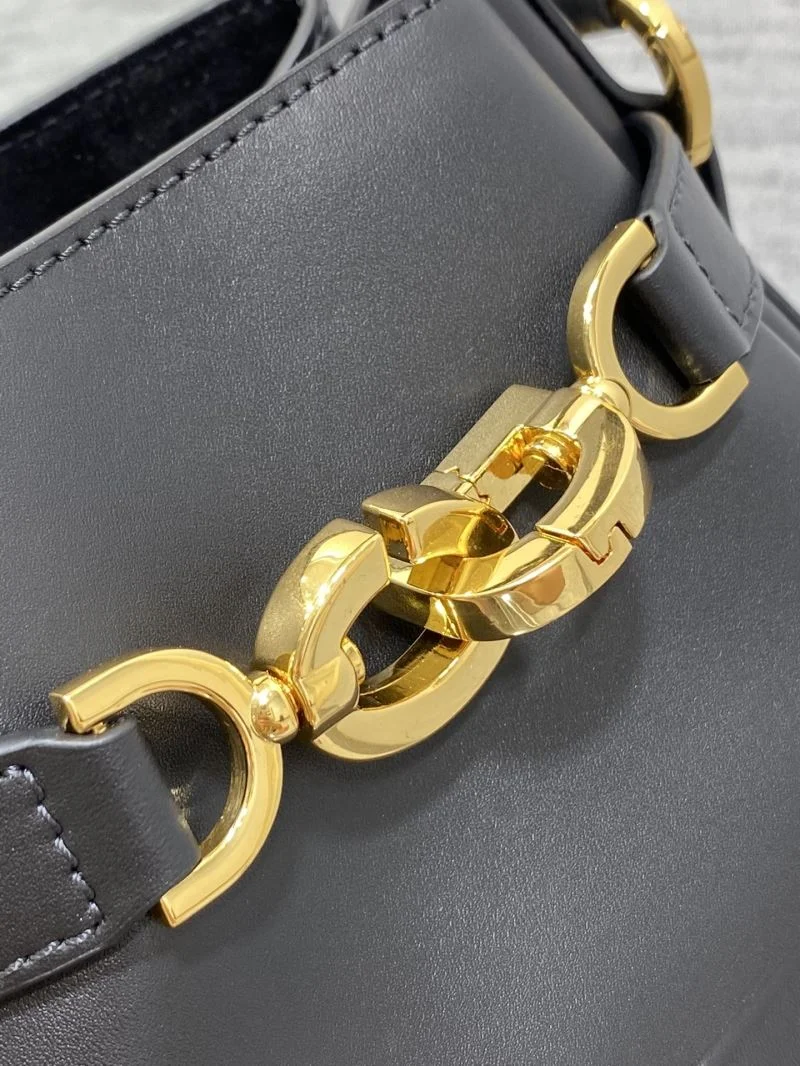 Christian Dior Bucket Bags Versatile 47661
