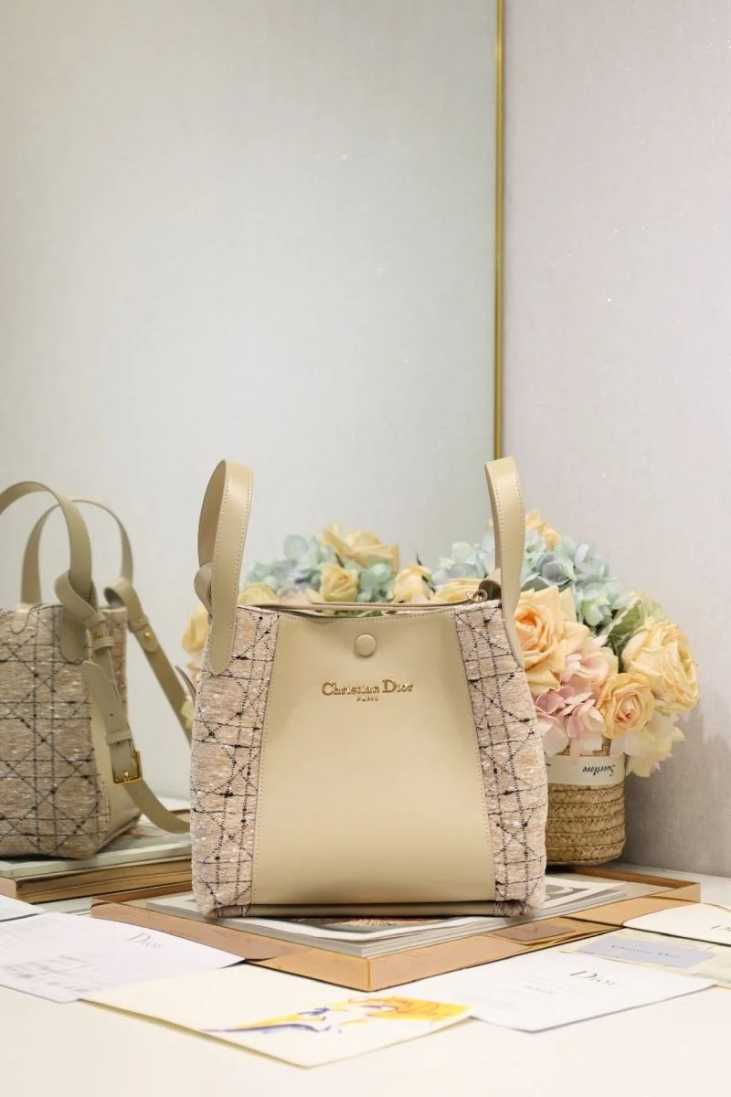 Christian Dior Bucket Bags Effortless 47651