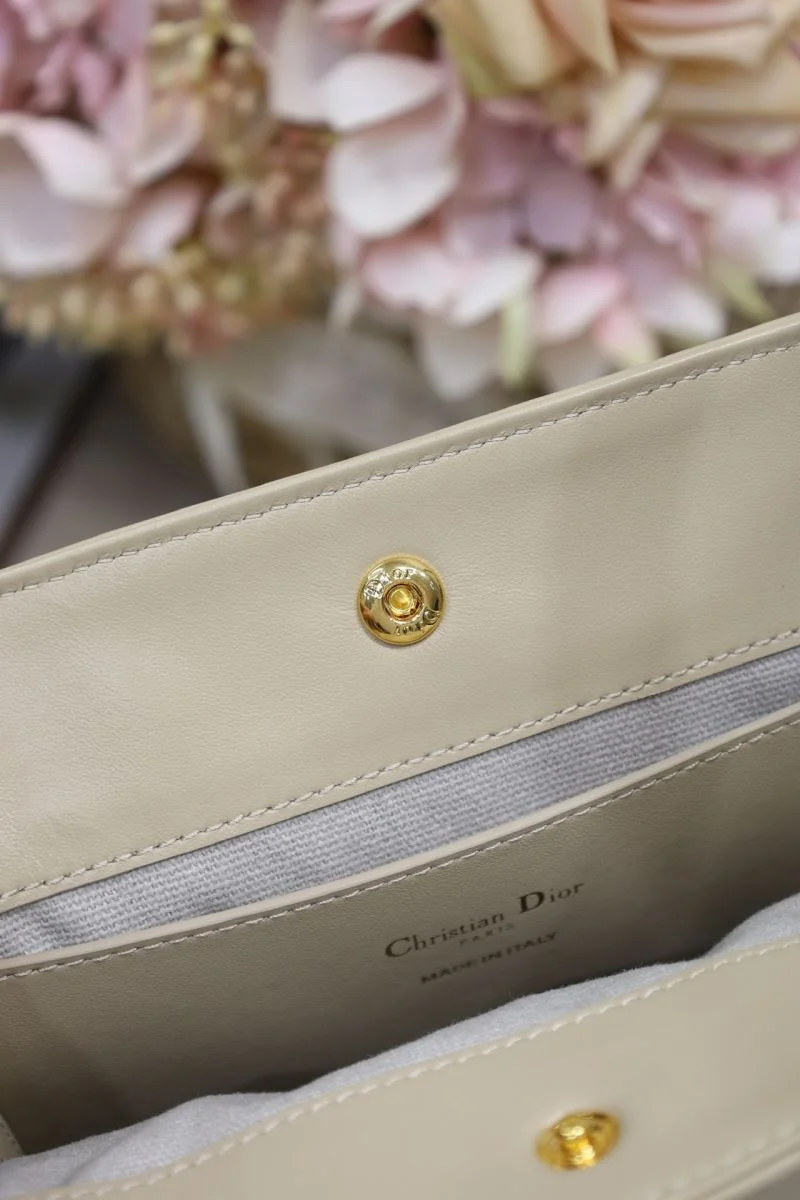 Christian Dior Bucket Bags Effortless 47651