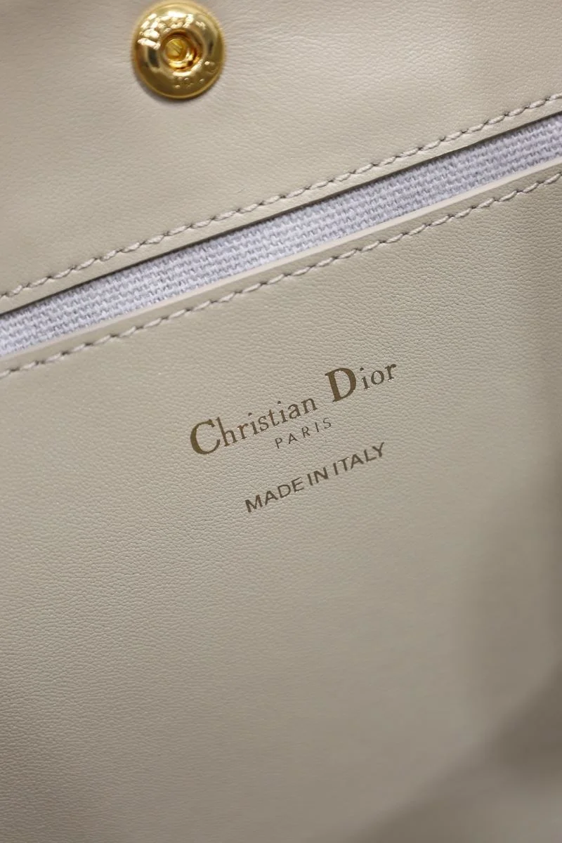 Christian Dior Bucket Bags Effortless 47651