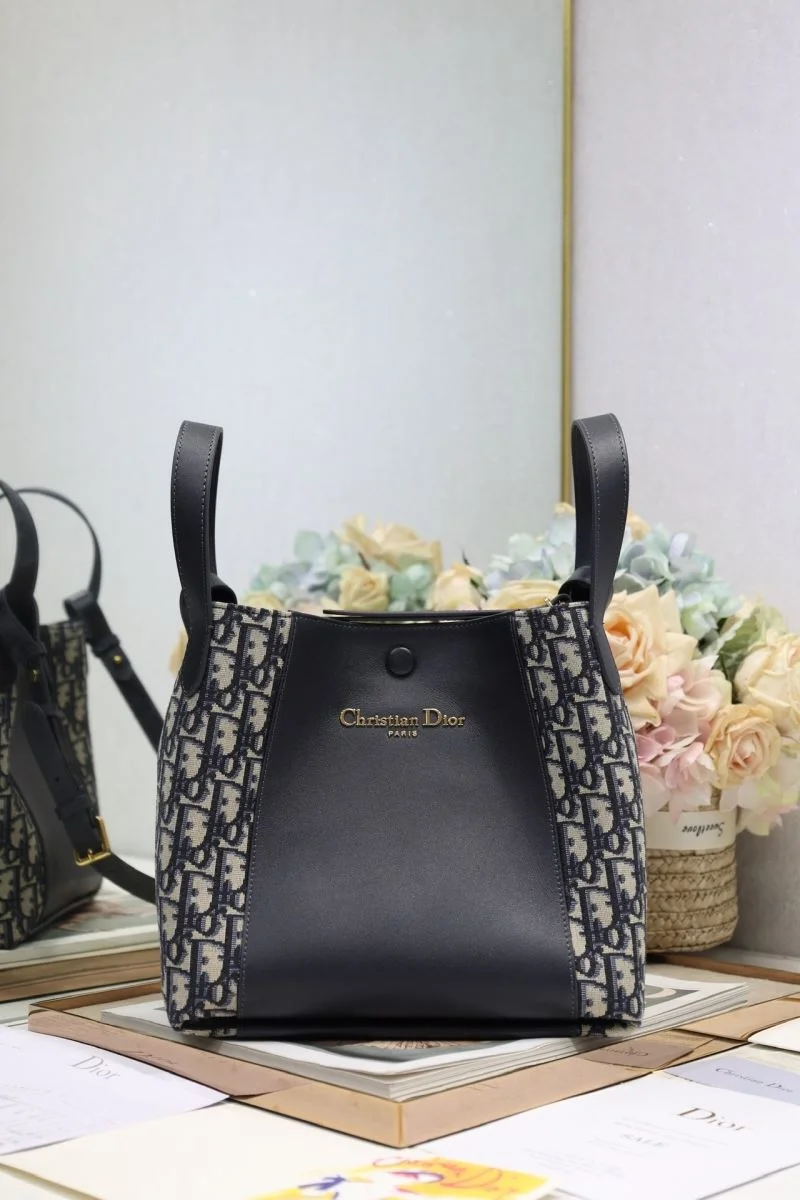 Unisex Christian Dior Bucket Bags 47648