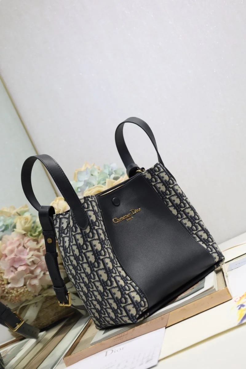 Unisex Christian Dior Bucket Bags 47648
