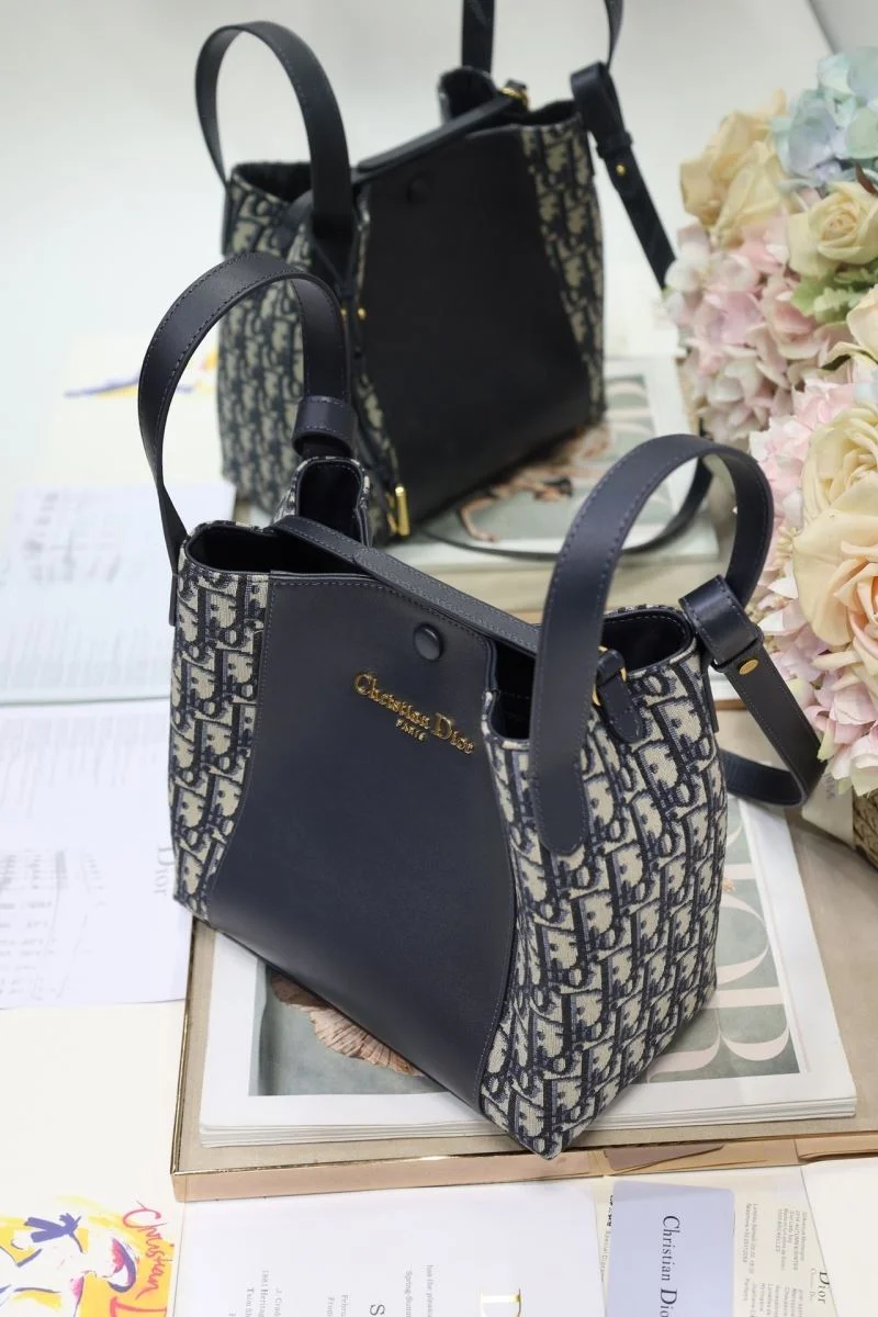 Unisex Christian Dior Bucket Bags 47648