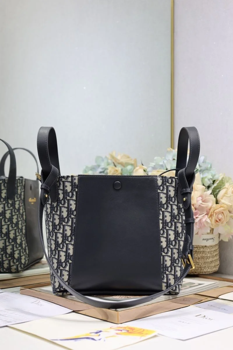 Unisex Christian Dior Bucket Bags 47648