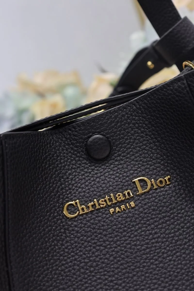 Christian Dior Bucket Bags TechFriendly 47644