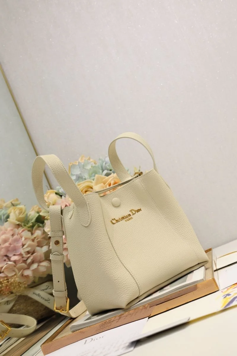 UrbanChic Christian Dior Bucket Bags 47643