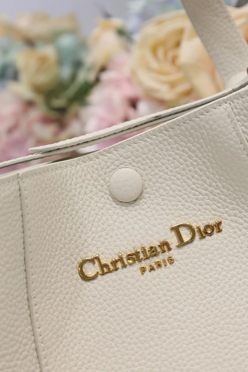 UrbanChic Christian Dior Bucket Bags 47643