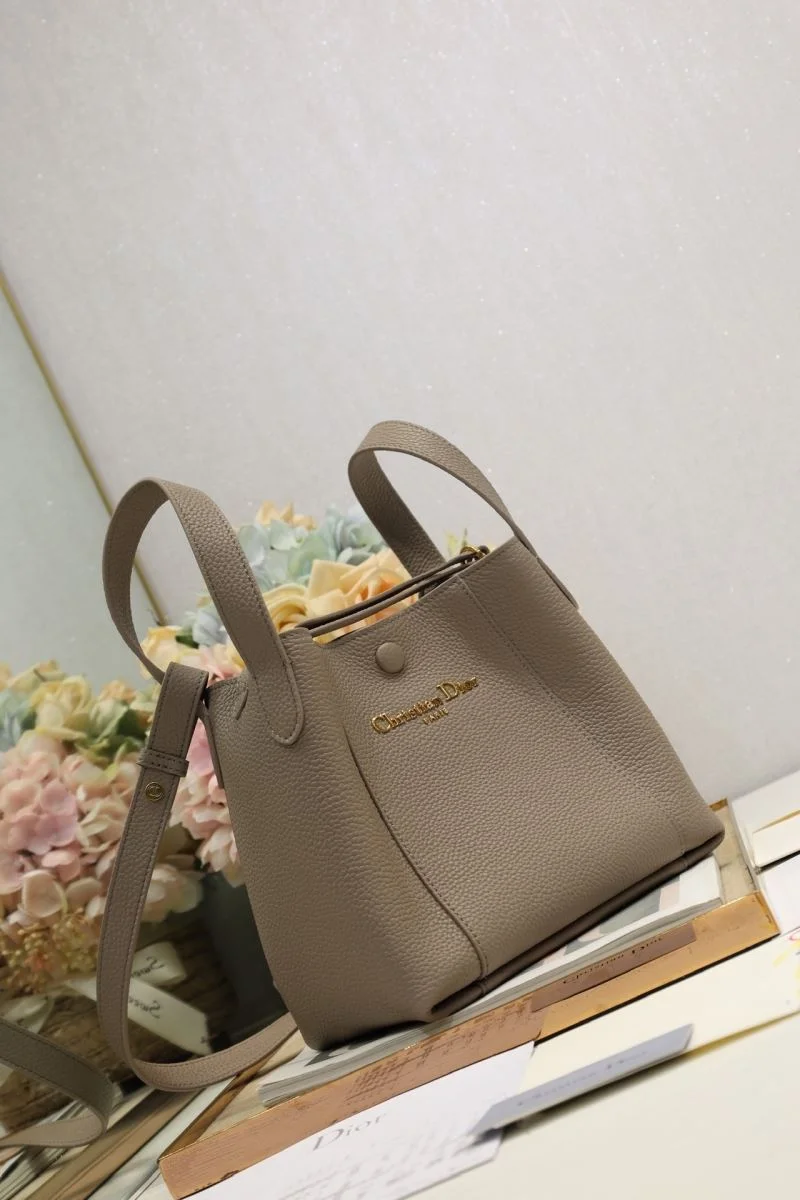 Refined Christian Dior Bucket Bags 47640