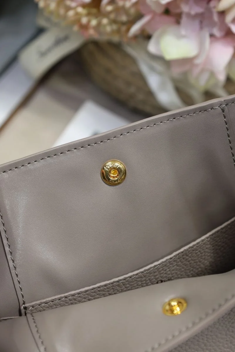 Refined Christian Dior Bucket Bags 47640
