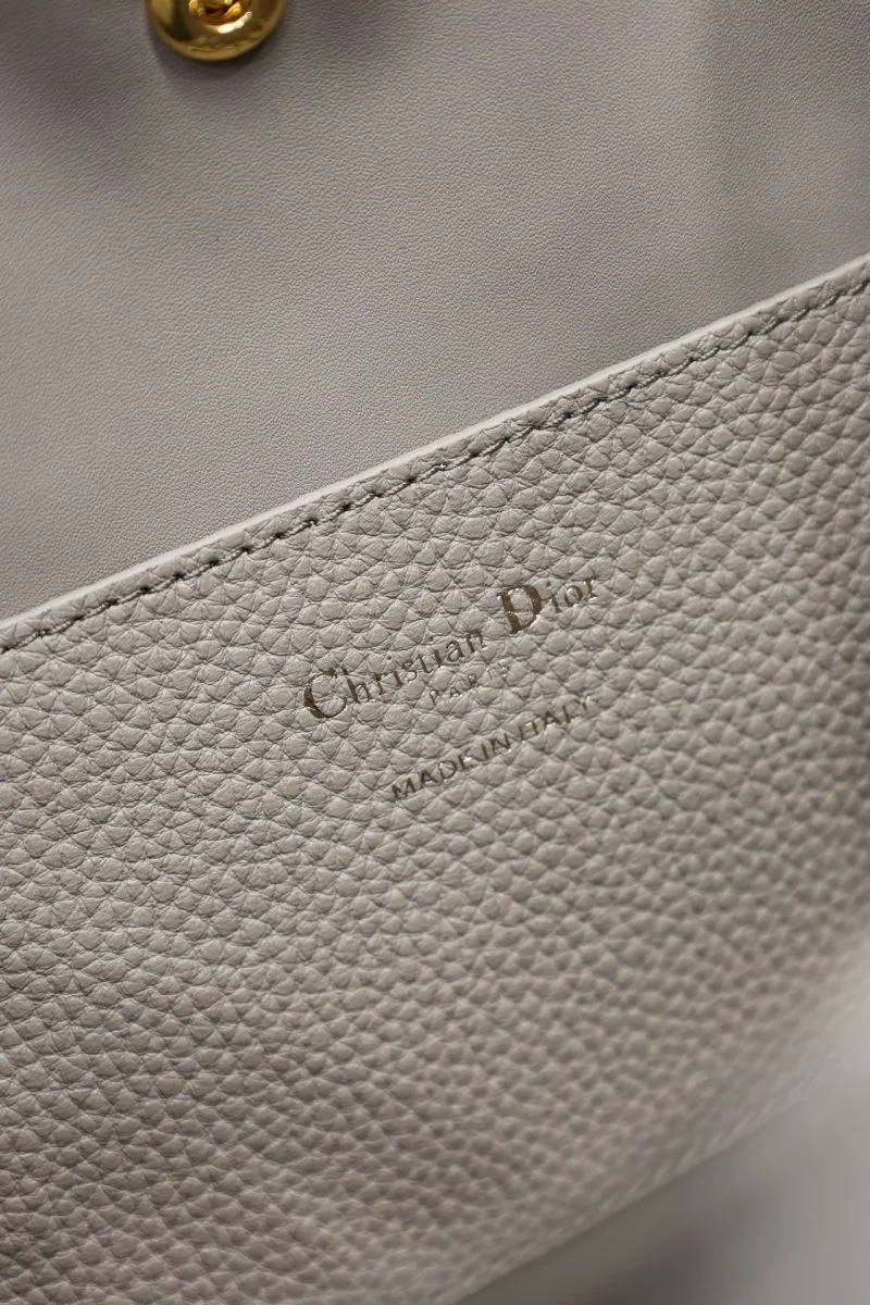 Refined Christian Dior Bucket Bags 47640