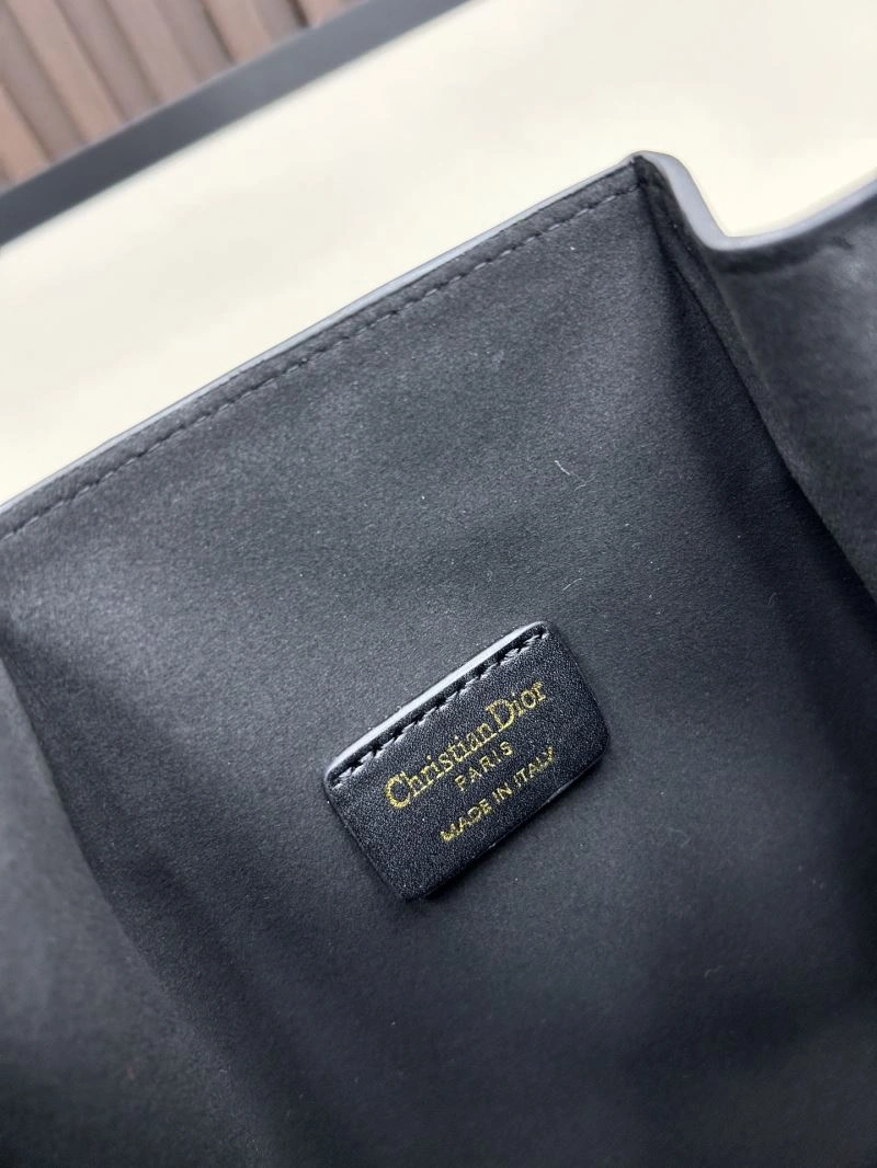 UrbanChic Christian Dior Bucket Bags 84334