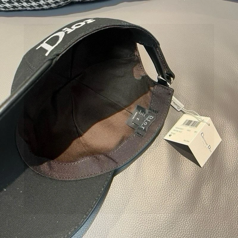 Casual Christian Dior Caps 261467