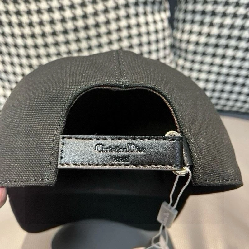 Casual Christian Dior Caps 261467