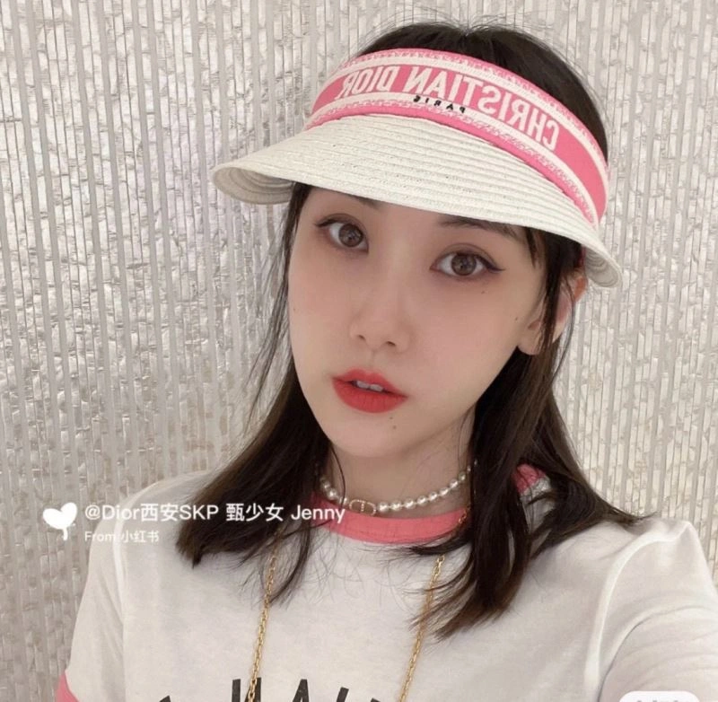 Christian Dior Caps WellDesigned 261457