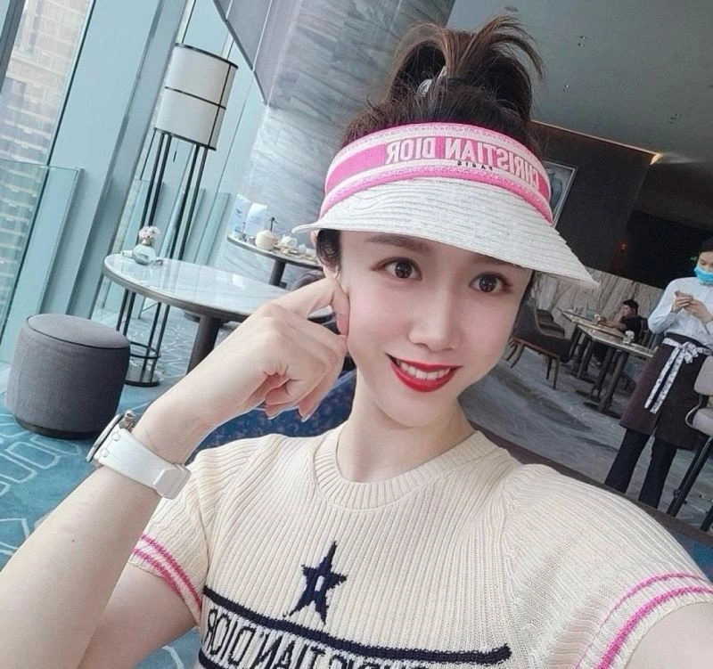 Christian Dior Caps WellDesigned 261457