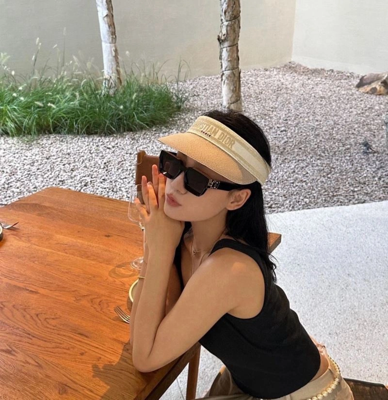 SmoothTexture Christian Dior Caps 261462