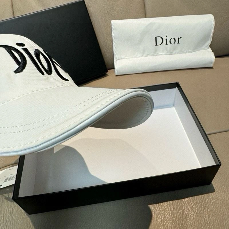 Elegant Christian Dior Caps 261445