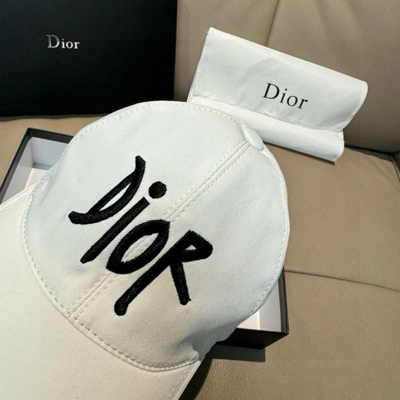 Elegant Christian Dior Caps 261445