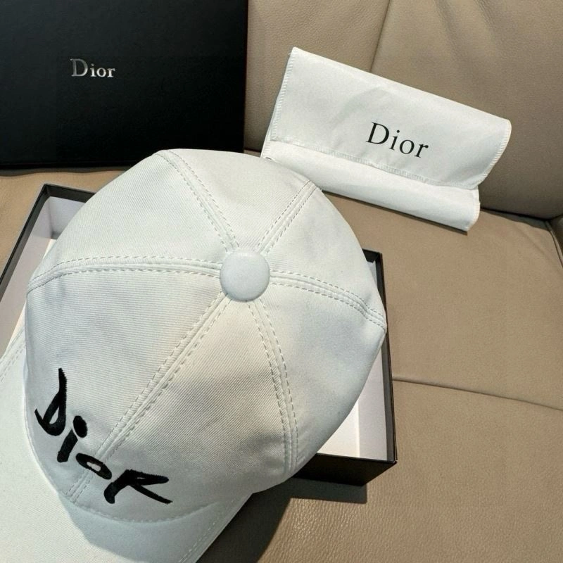 Elegant Christian Dior Caps 261445