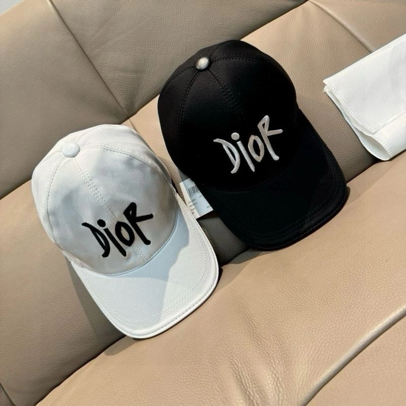 Elegant Christian Dior Caps 261445