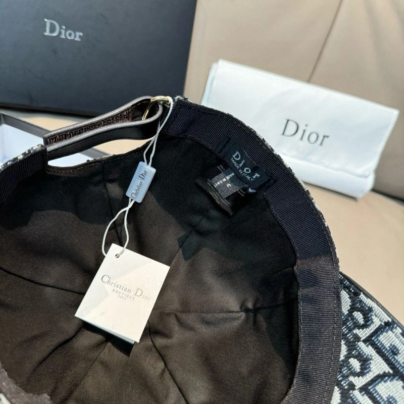 Christian Dior Caps Sophisticated 261440