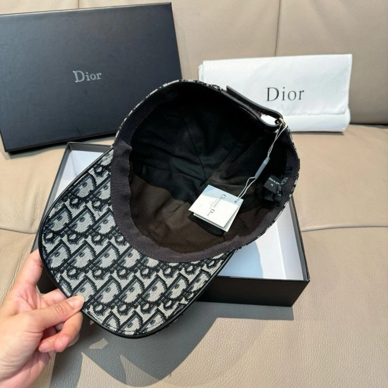 Christian Dior Caps Sophisticated 261440