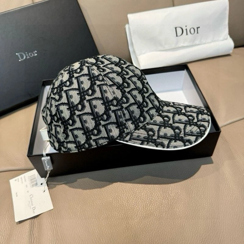 Functional Christian Dior Caps 261441