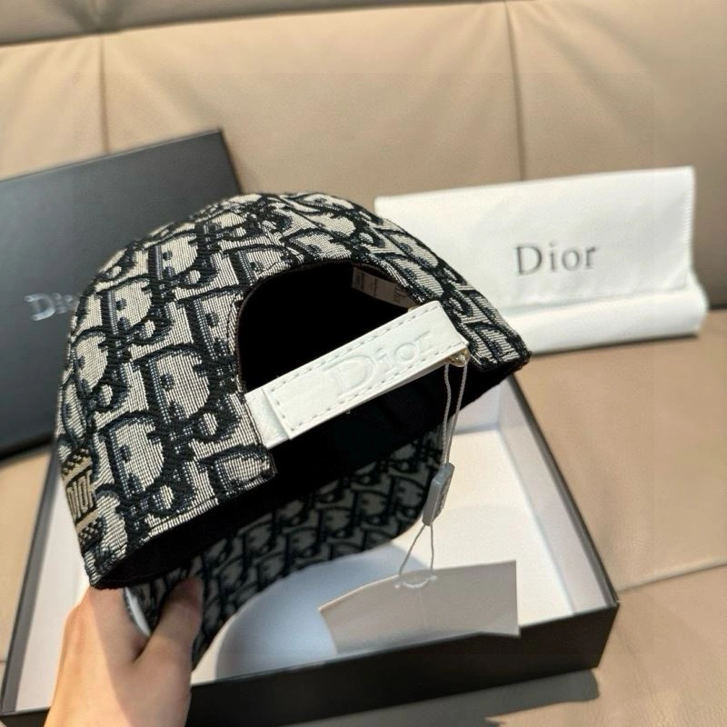 Christian Dior Caps TimelessDesign 261439