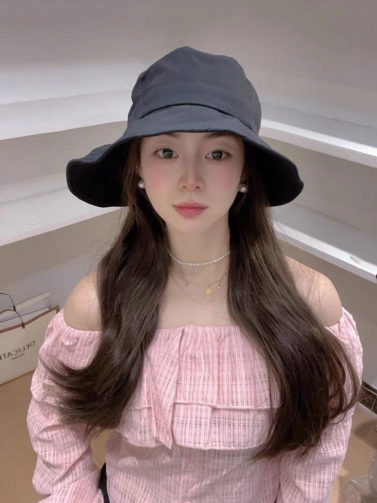 Christian Dior Caps Attractive 259564