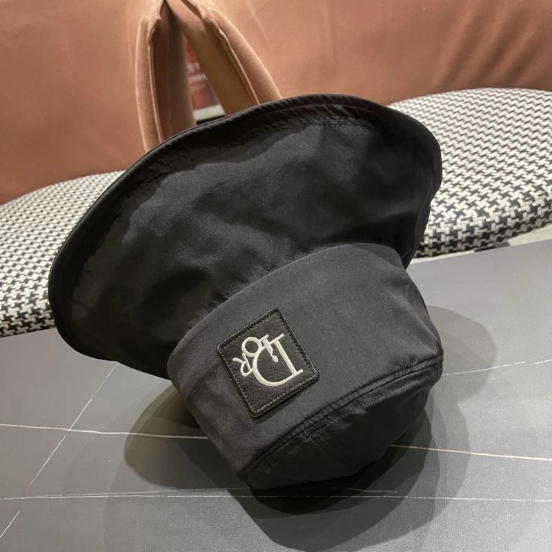 Christian Dior Caps Attractive 259564