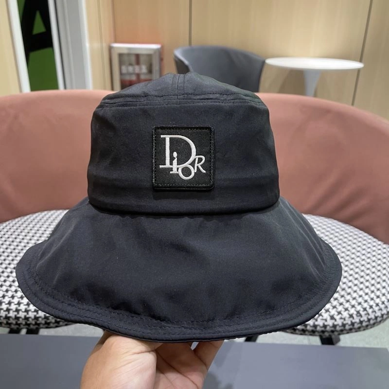 Christian Dior Caps Attractive 259564