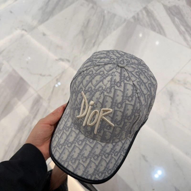 Christian Dior Caps Seasonal 259513
