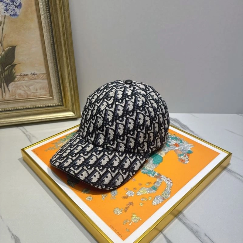 Christian Dior Caps ModernLook 259485