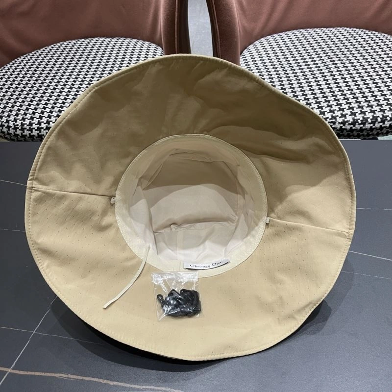 Christian Dior Caps WellDesigned 259476