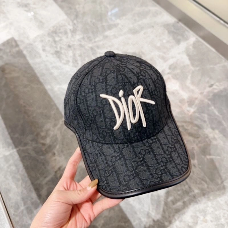Christian Dior Caps Seasonal 259468