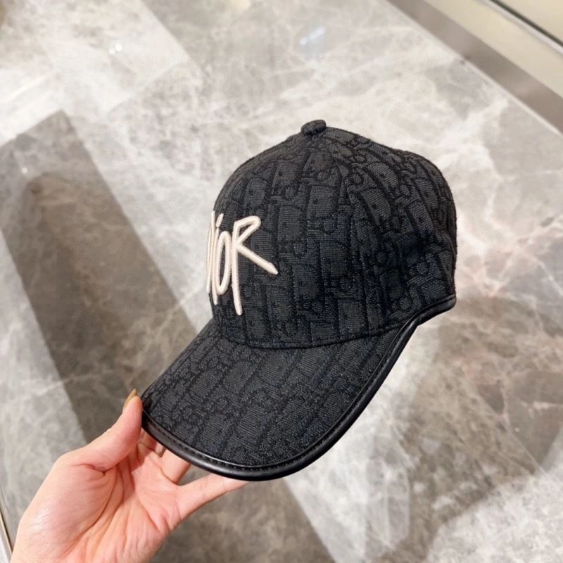 Christian Dior Caps Seasonal 259468