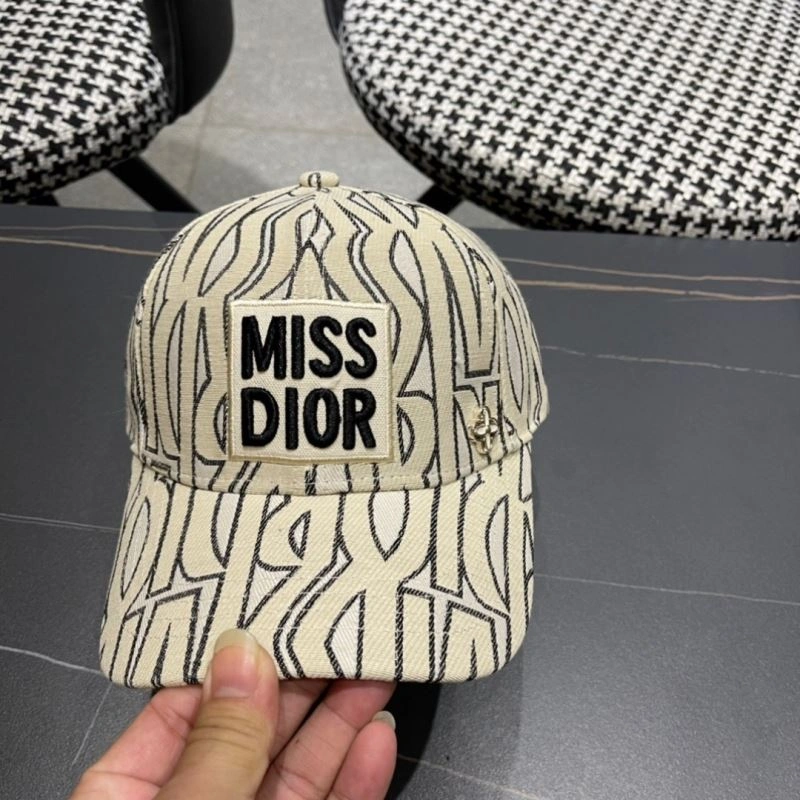 Christian Dior Caps UrbanStyle 259454