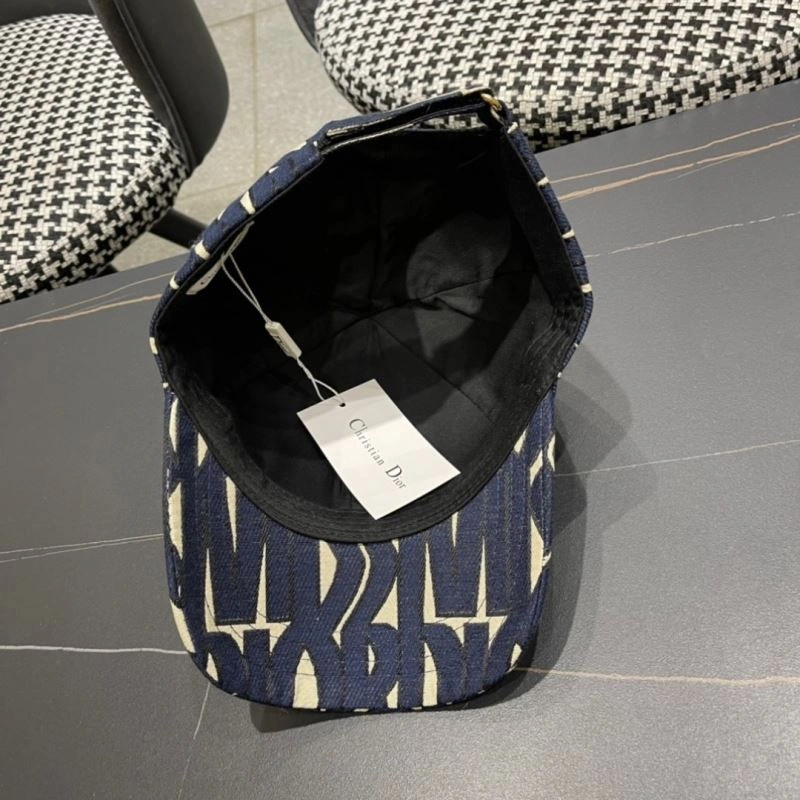 Christian Dior Caps Sleek 259450