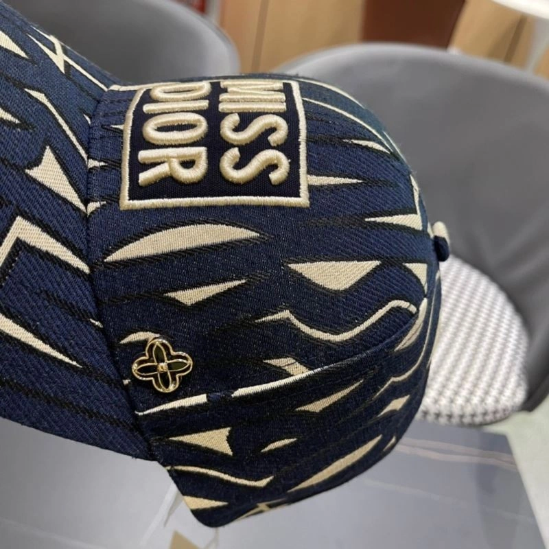 Christian Dior Caps Sleek 259450