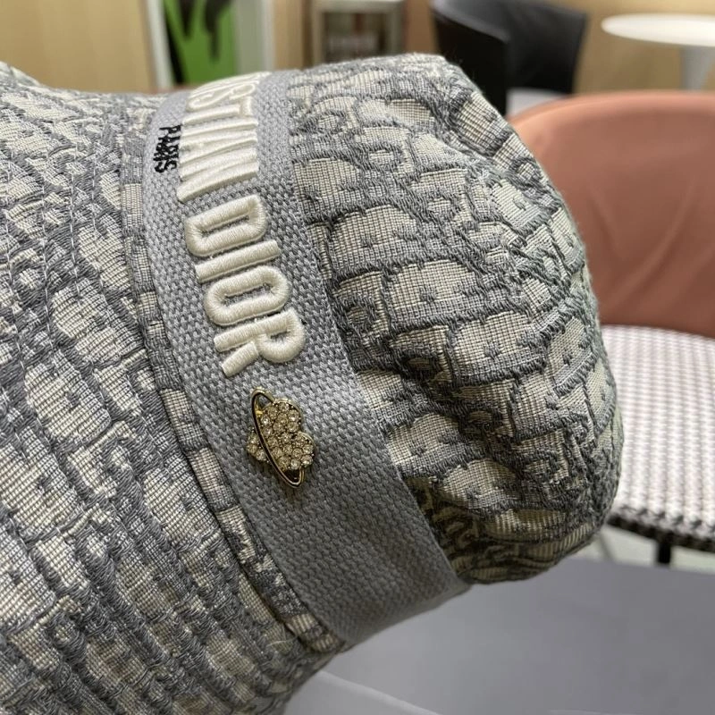 Christian Dior Caps Reliable 259443