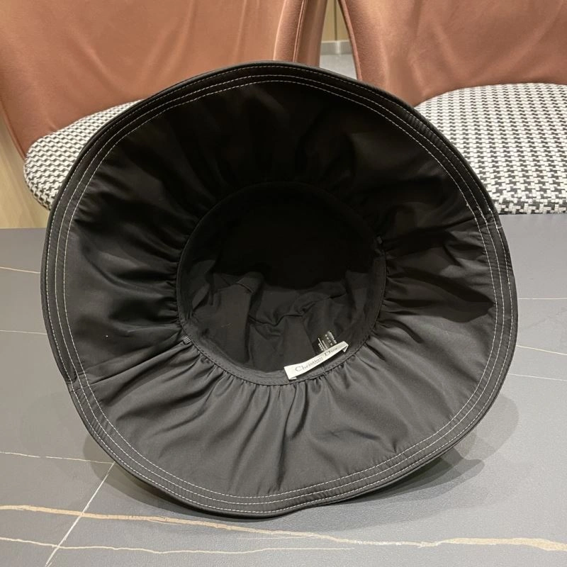 Effortless Christian Dior Caps 259437