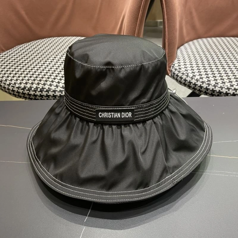 Effortless Christian Dior Caps 259437