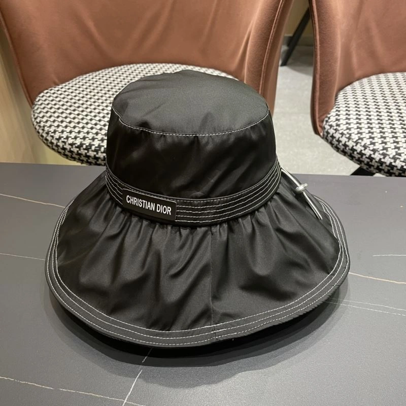 Effortless Christian Dior Caps 259437