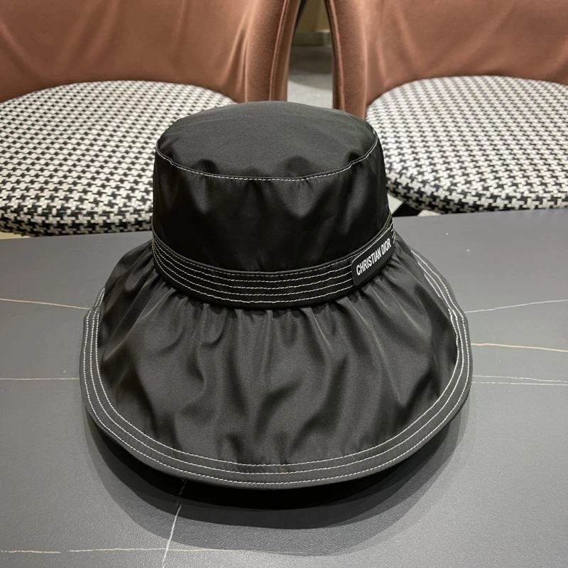Effortless Christian Dior Caps 259437